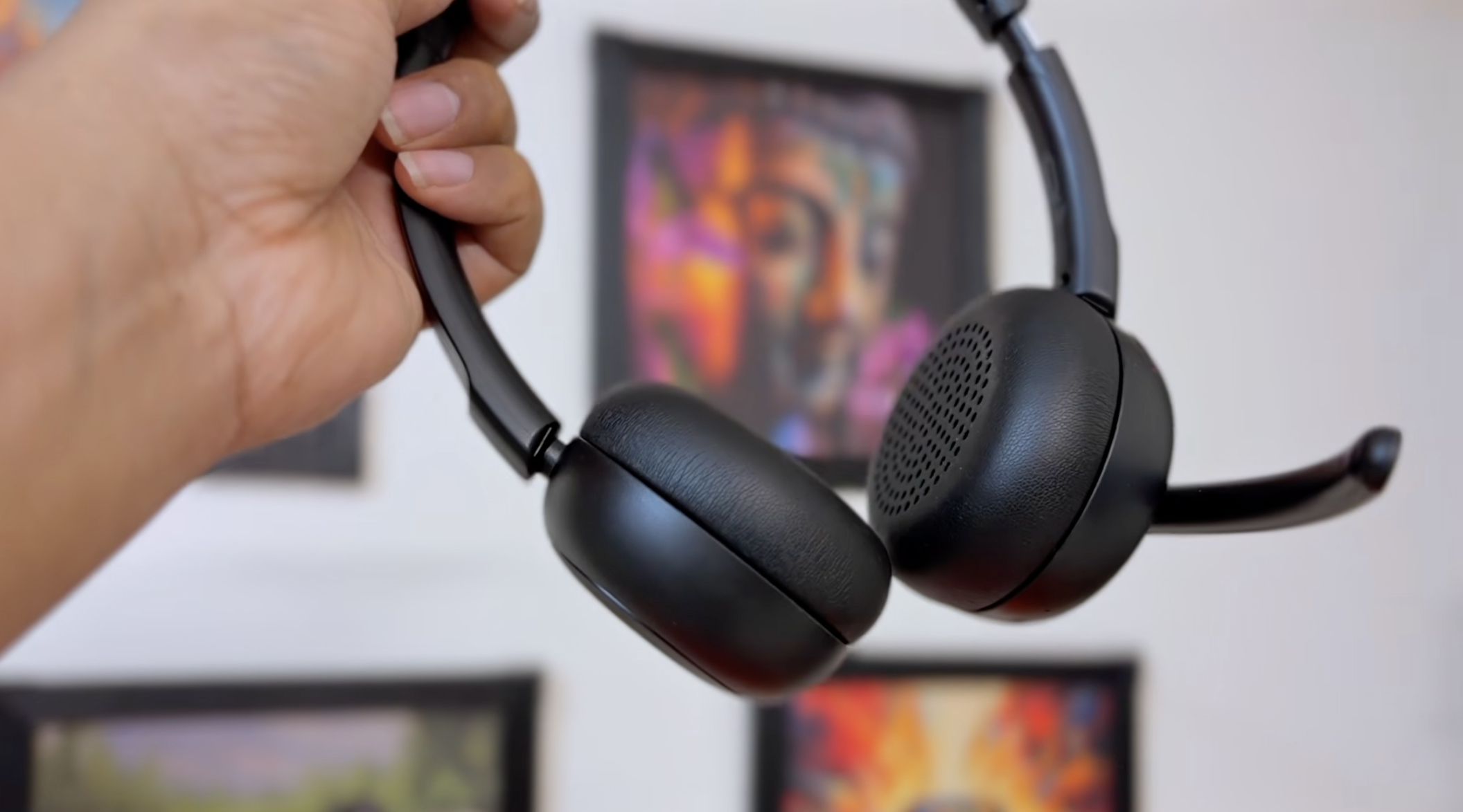 Portronics Muffs A3 boom mic close-up — flexible arm with ENC microphone tip